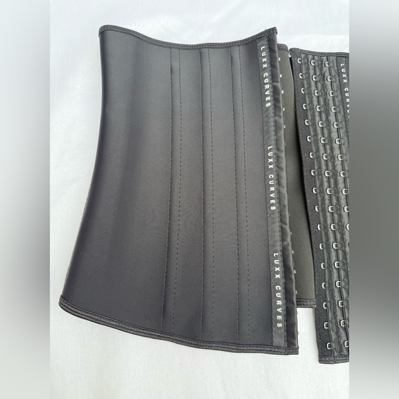 LUXX CURVES Black Waist Trainer Size 4XL - Picture 3 of 14